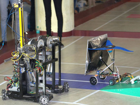 HYBRID POLE CLIMBING BOT