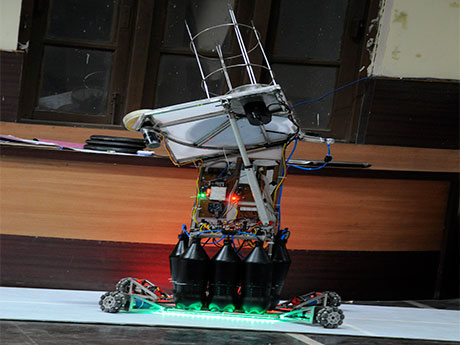 DISC THROWING BOT